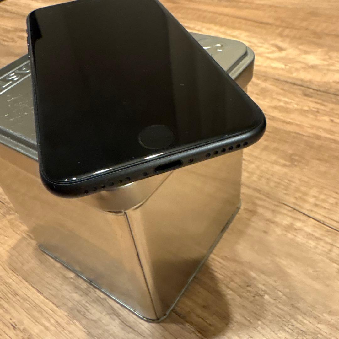 Apple iPhone 8 SIMフリー 64G バッテリー85%