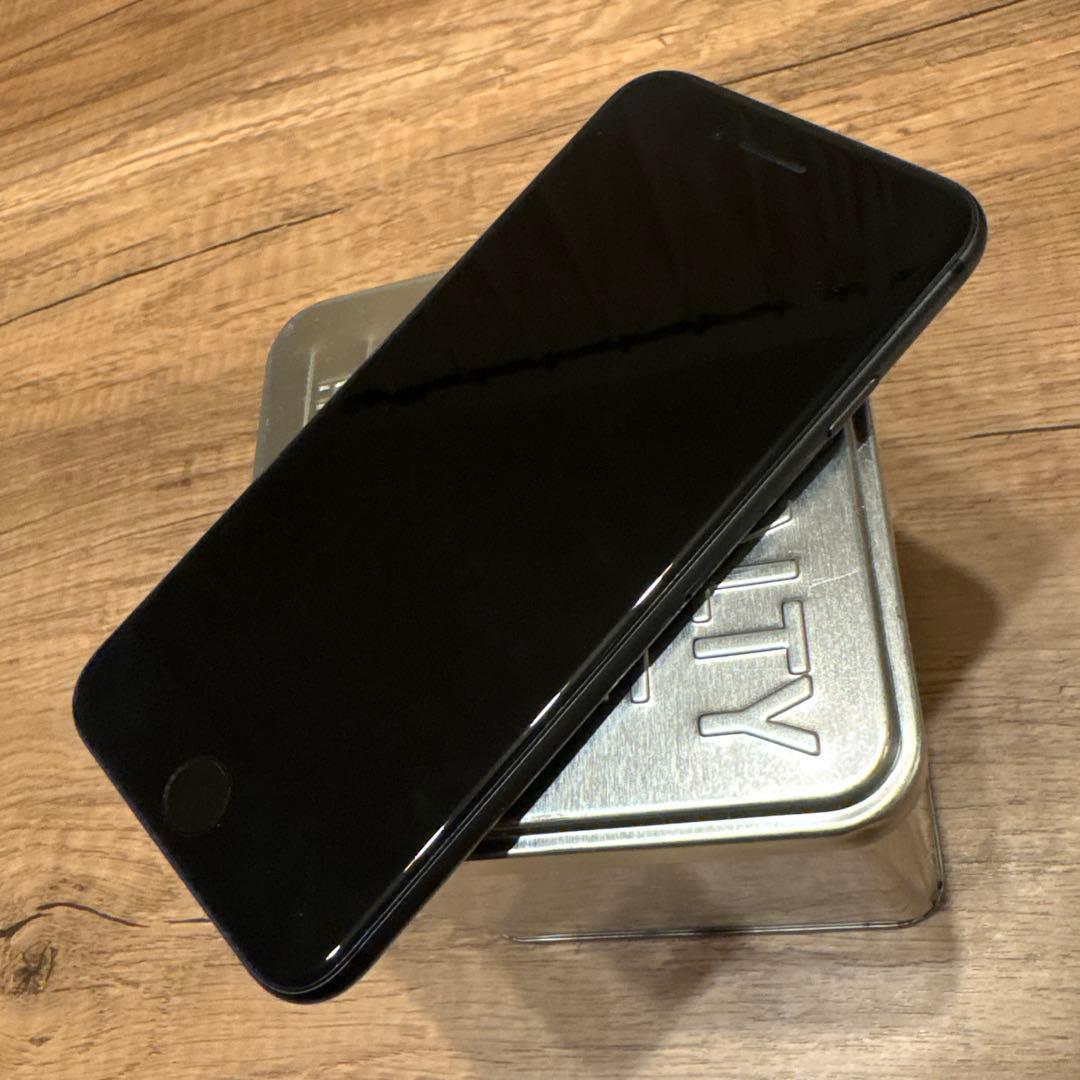 Apple iPhone 8 SIMフリー 64G バッテリー85%