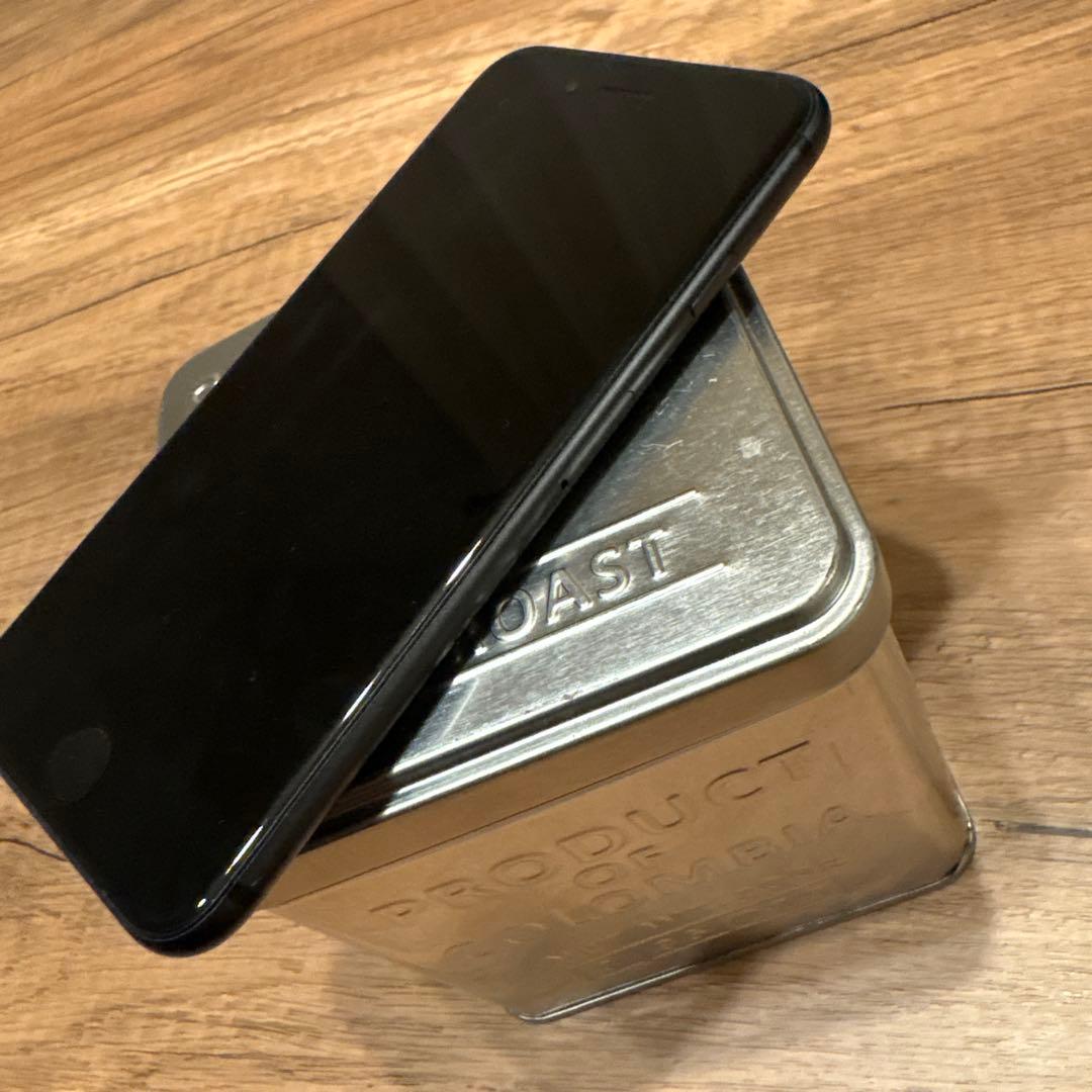 Apple iPhone 8 SIMフリー 64G バッテリー85%