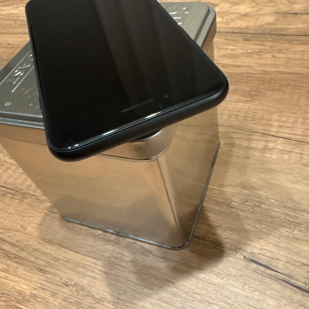 Apple iPhone 8 SIMフリー 64G バッテリー85%