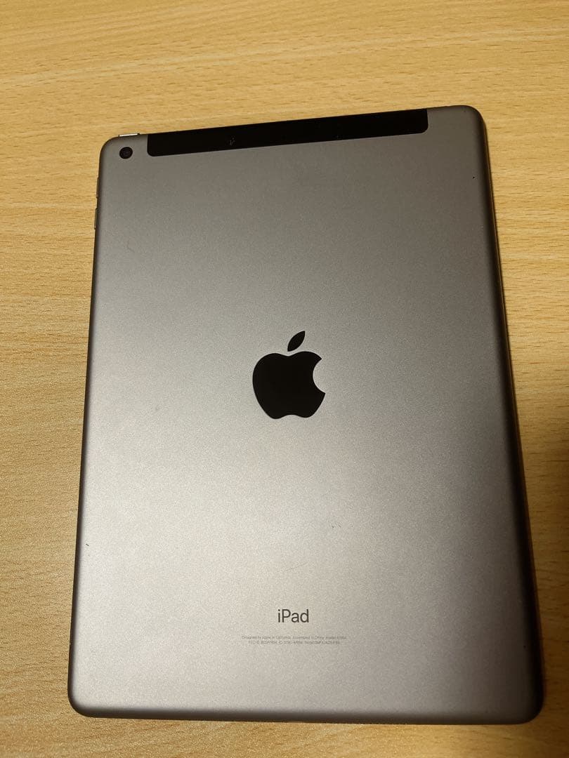 箱付き_iPad第6世代_32GB（Wi-Fi+Cellularモデル）