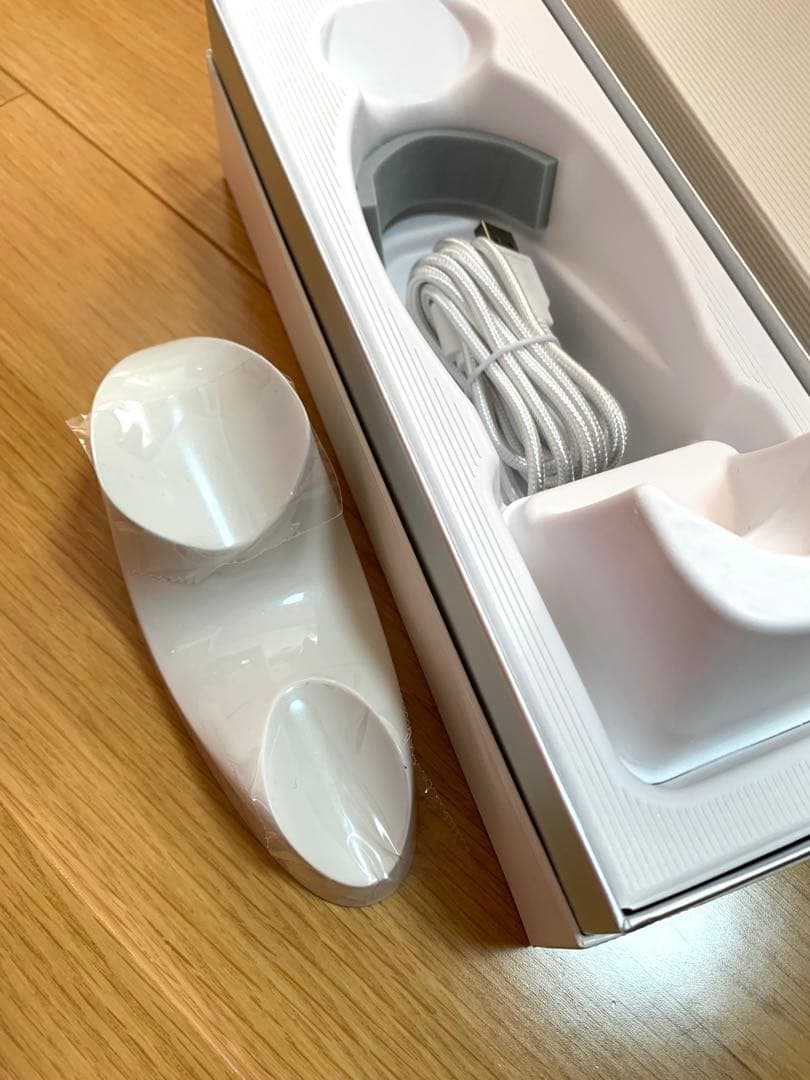 ReFa BEAUTECH RAISE （リファ ビューテックレイズ） ホワイト