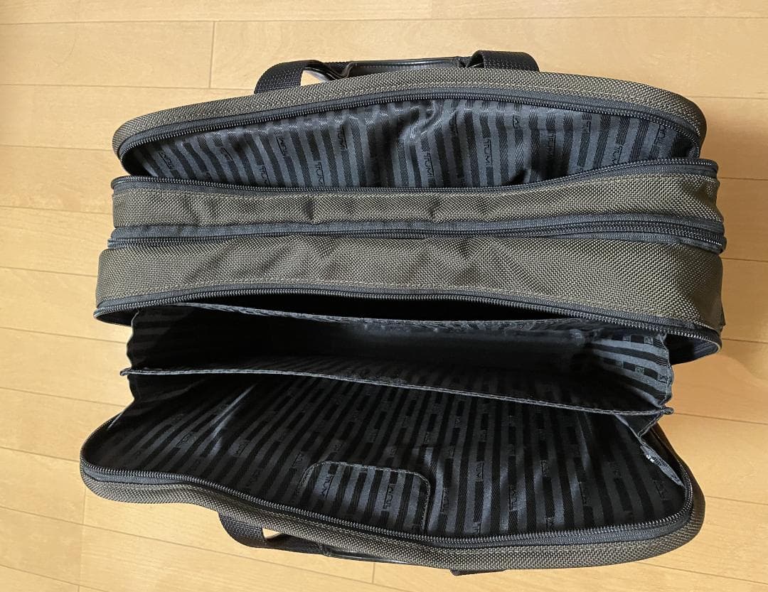 TUMI エクスパンダブル　ブリーフ　ブラウン 26141Ｂ4