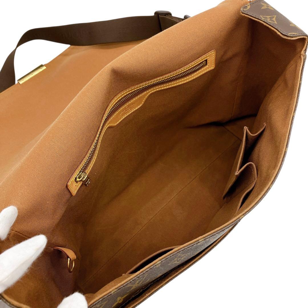 【LOUIS VUITTON】アベス　モノグラム　メッセンジャーバッグ