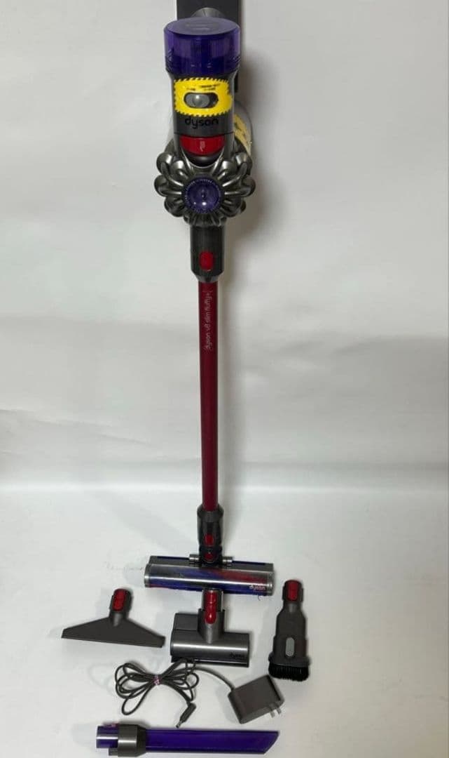 最終値下げ動作確認済Dyson V8 Slim 掃除機 本体と付属品