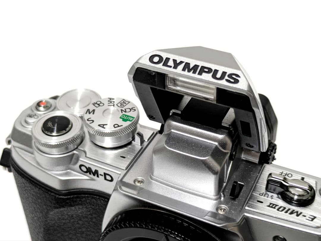 OLYMPUS OM-D EM10 ミラーレス一眼