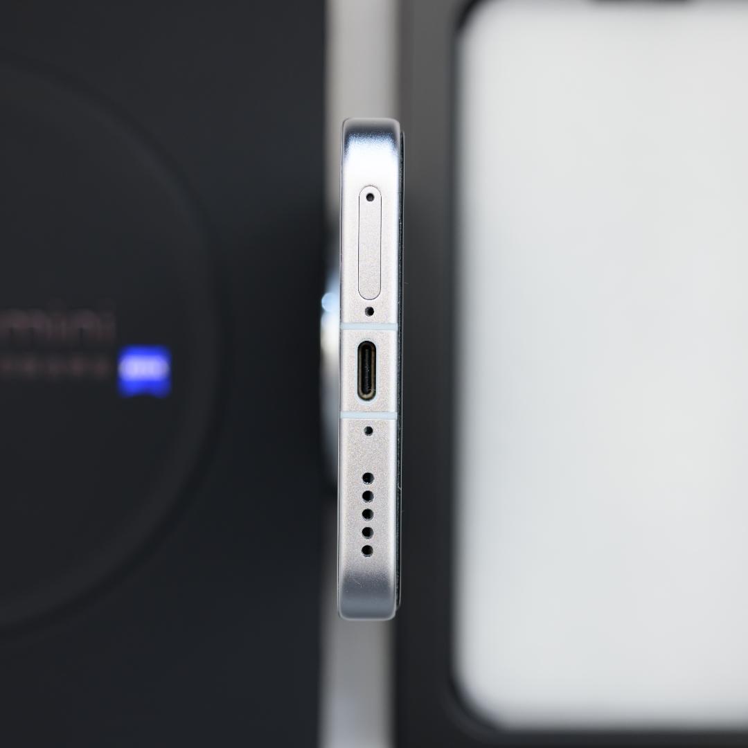 【ほぼ新品】vivo X200 Pro mini ホワイト