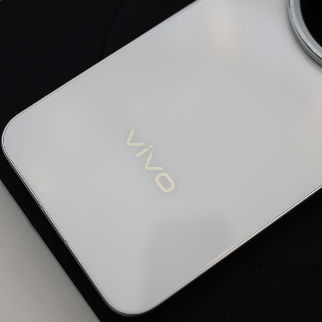 【ほぼ新品】vivo X200 Pro mini ホワイト