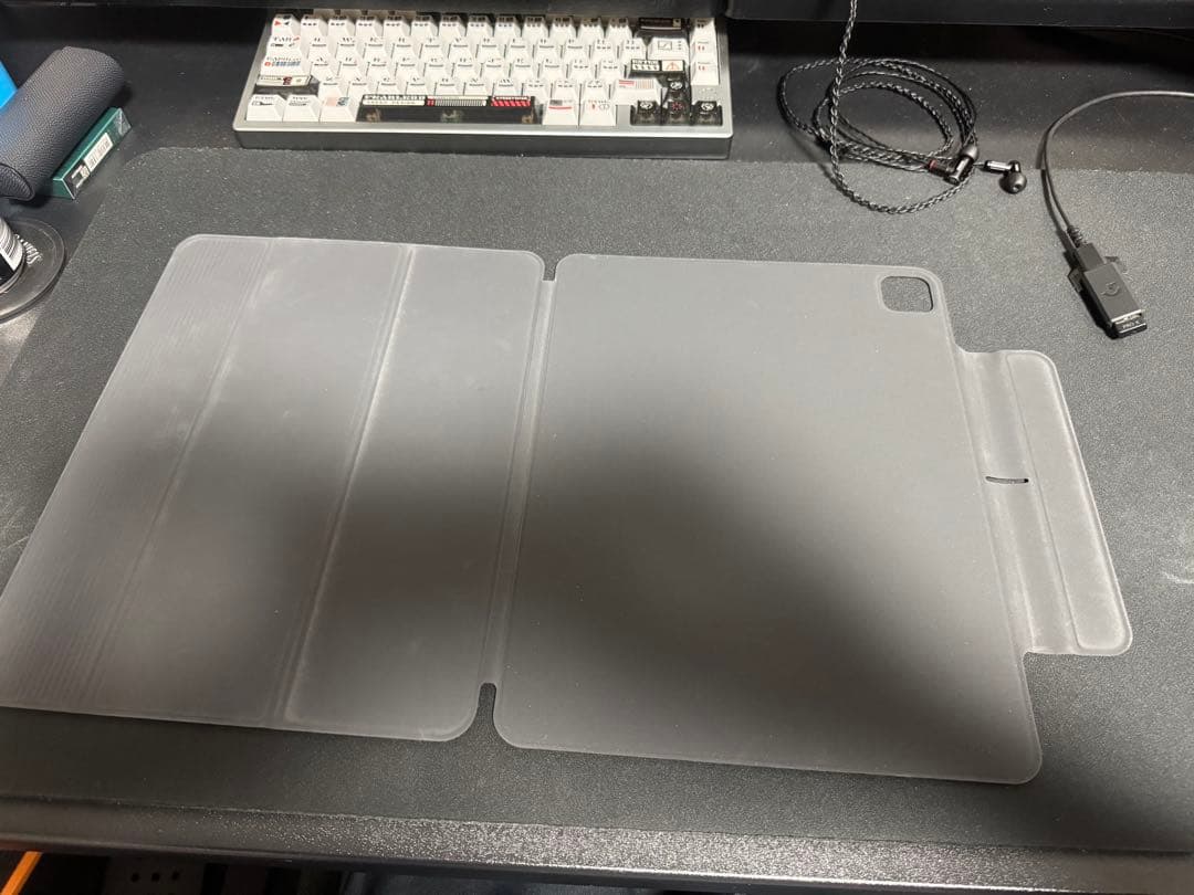 iPad Pro Gen5 12.9インチ カバー付き