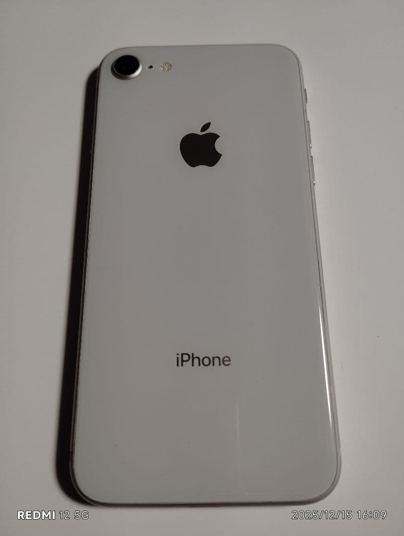 iPhone8 64GB シルバー 本体 SIM有