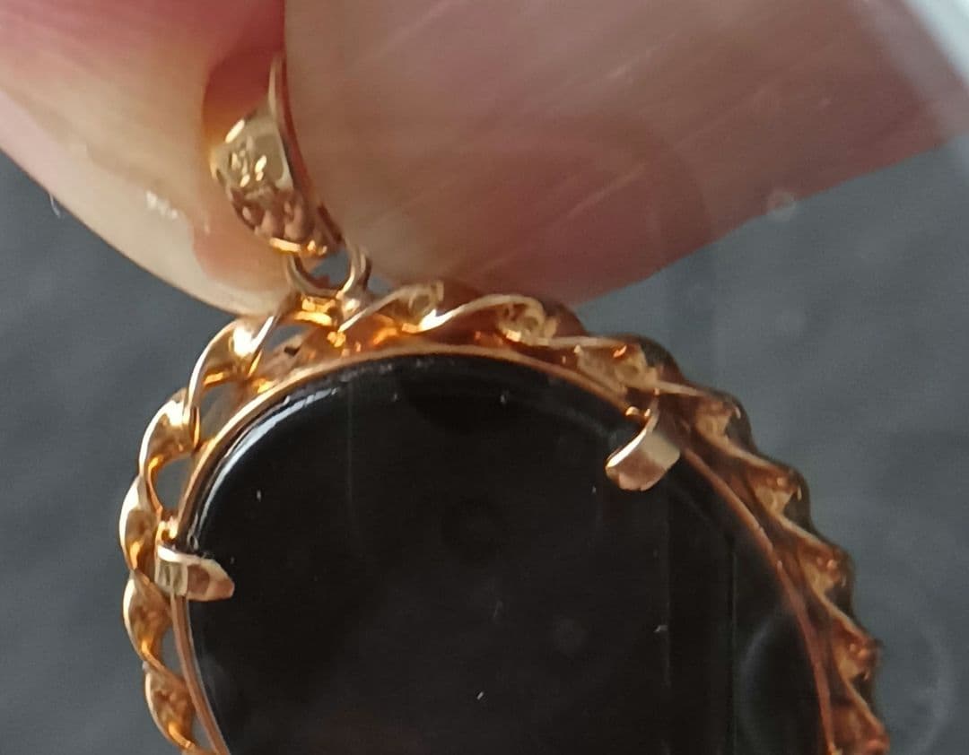 ブルーカメオ　ペンダントトップ　バチカン枠GOLD [最終お値下げです]