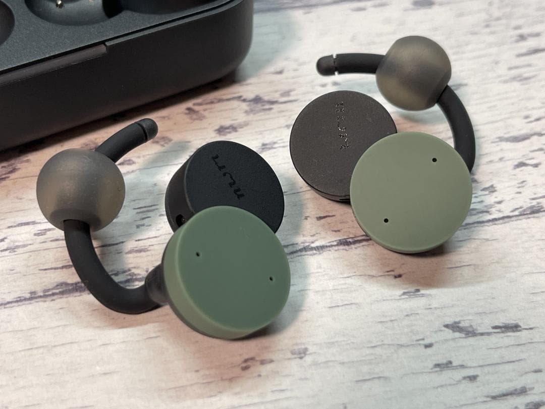 美品 nwm DOTS MBE002GA グリーン