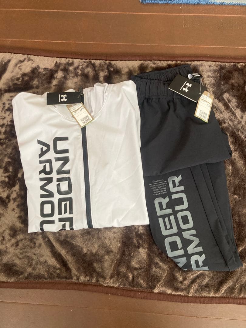 UNDER ARMOUR・メンズ上下セットアップ　Lサイズ　新品未使用　タグ付き