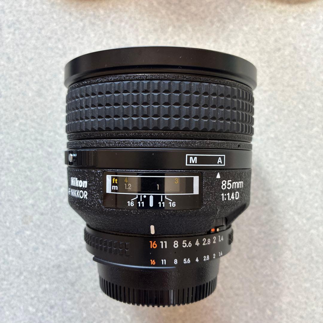 Nikon 85mm f/1.4D レンズ