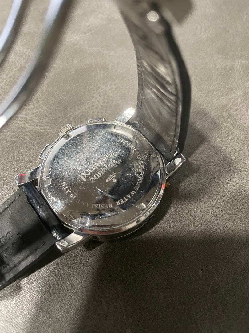 Vivienn Westwood 時計　kiss me twice