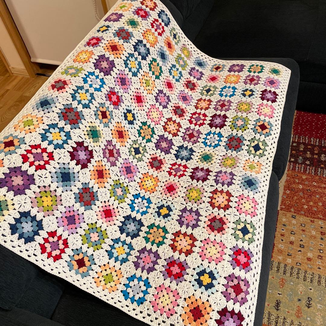 ハンドメイド　グラニースクエア　モチーフ　ブランケット　マルチカバー　コットン