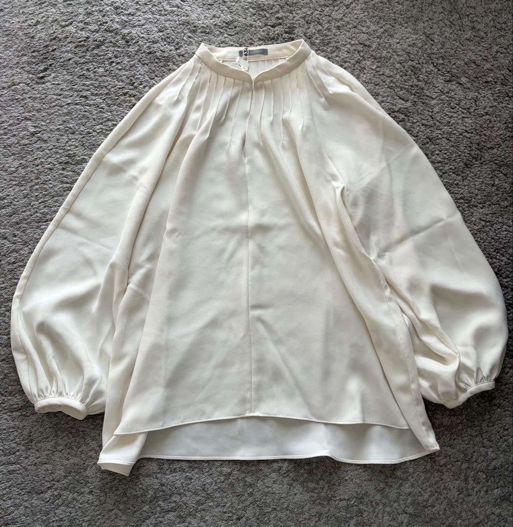 はるしゅん様今期theory luxeボリューム袖とろみブラウス白38