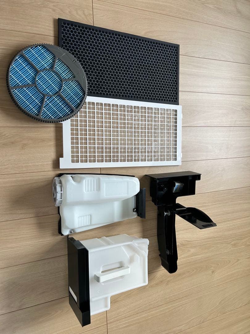 SHARPプラズマクラスター 除加湿空気清浄機 KC-HD70-W 2021年製