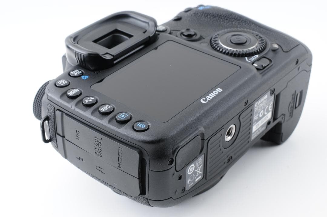 【美品】 キャノン Canon EOS 7D ボディ デジタル一眼レフカメラ
