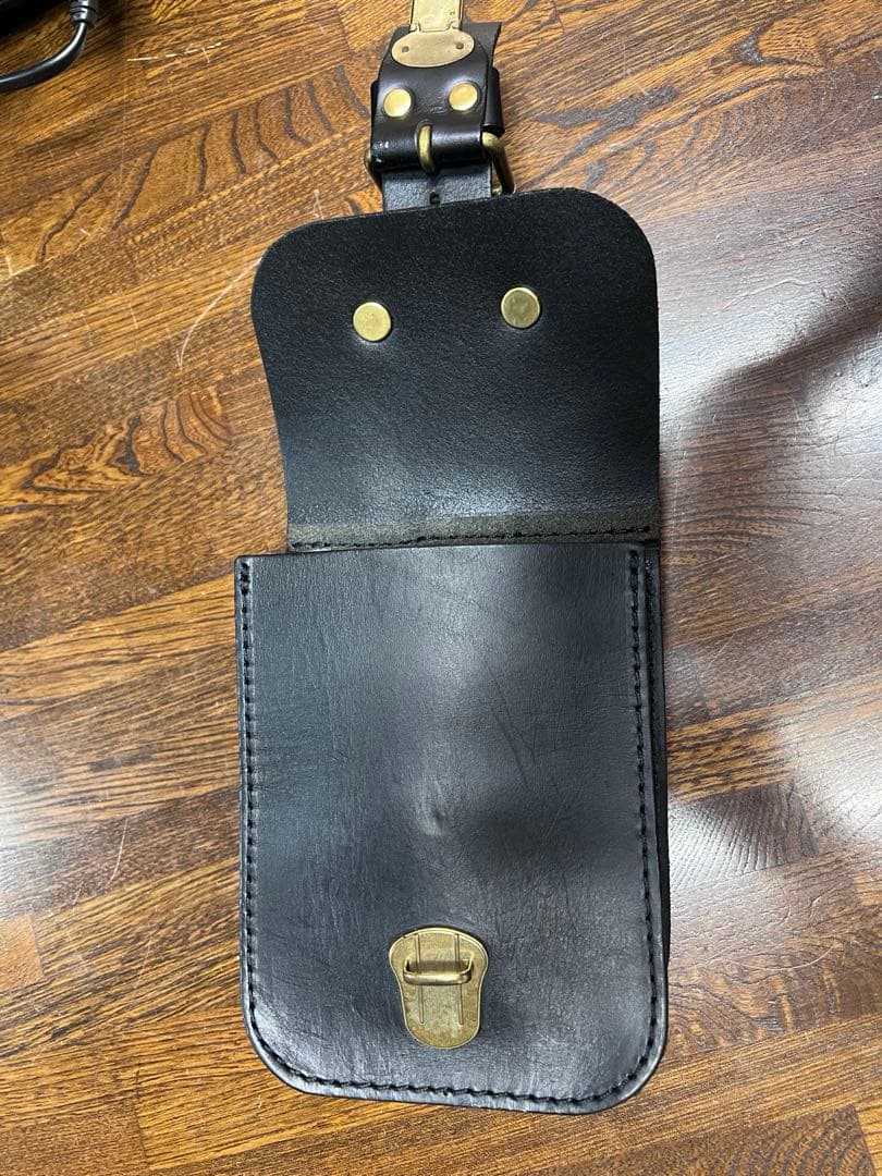 革工房HERZ レザーベルトポーチ　BLACK