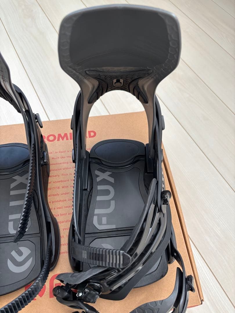 FLUX CV ビンディング ブラック　サイズL