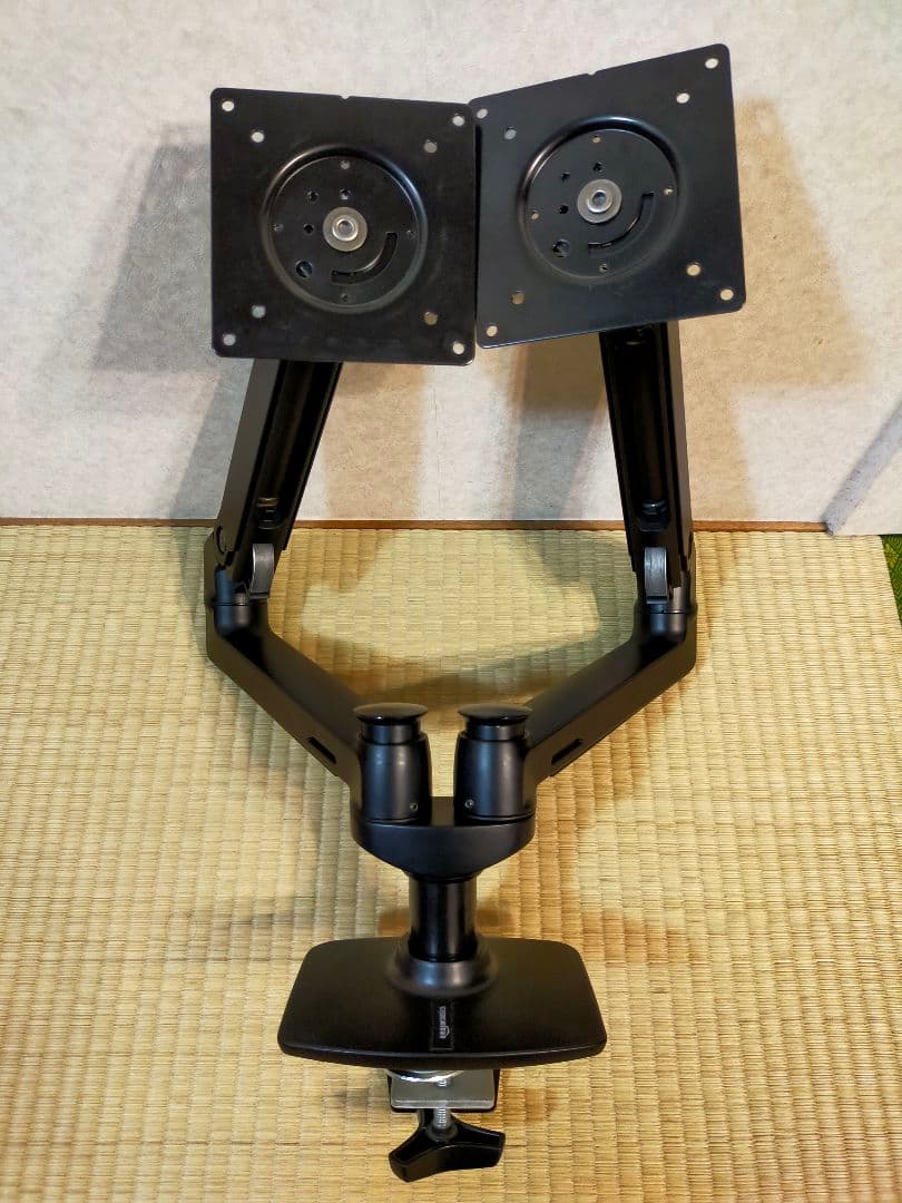 Amazonbasicデュアルモニターアーム エルゴトロン