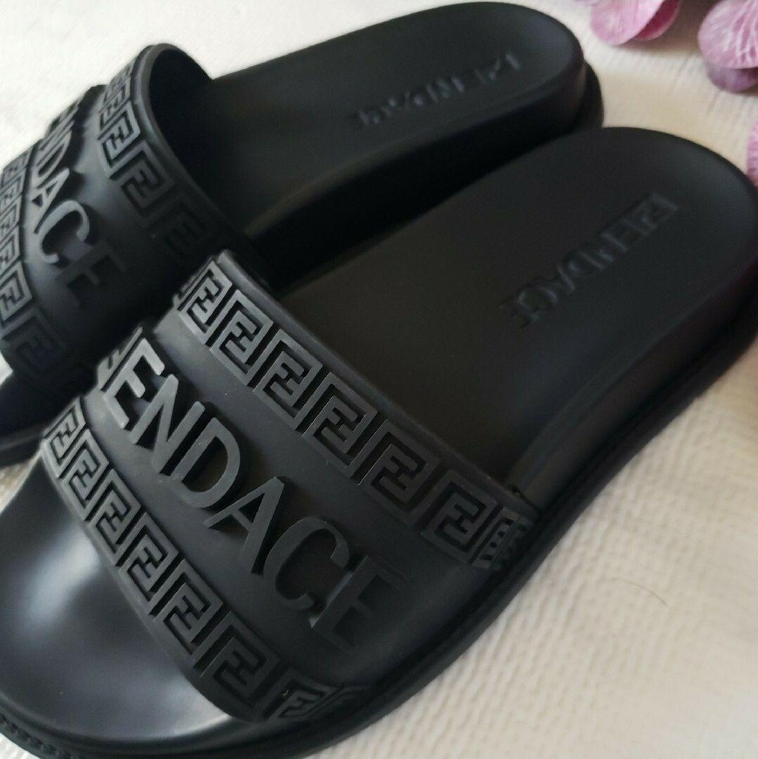 未使用 FENDACE FENDI VERSACEラバーサンダル ブラック 35