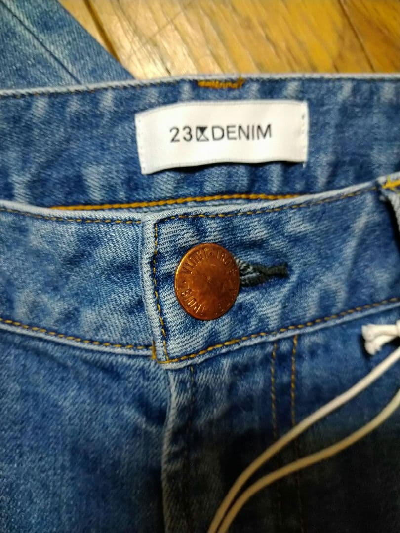 23区DENIME ボーイフィット型デニムパンツ　オンワード樫山