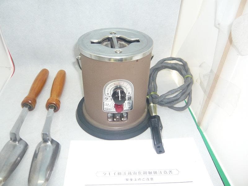 美品　タキイ和裁電化鏝　ランプ付き　和裁こて　和裁コテ　タキイ製　鏝２本付