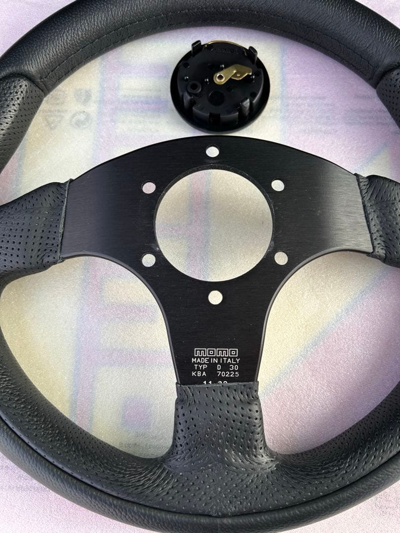 momo ステアリング TEAM 300