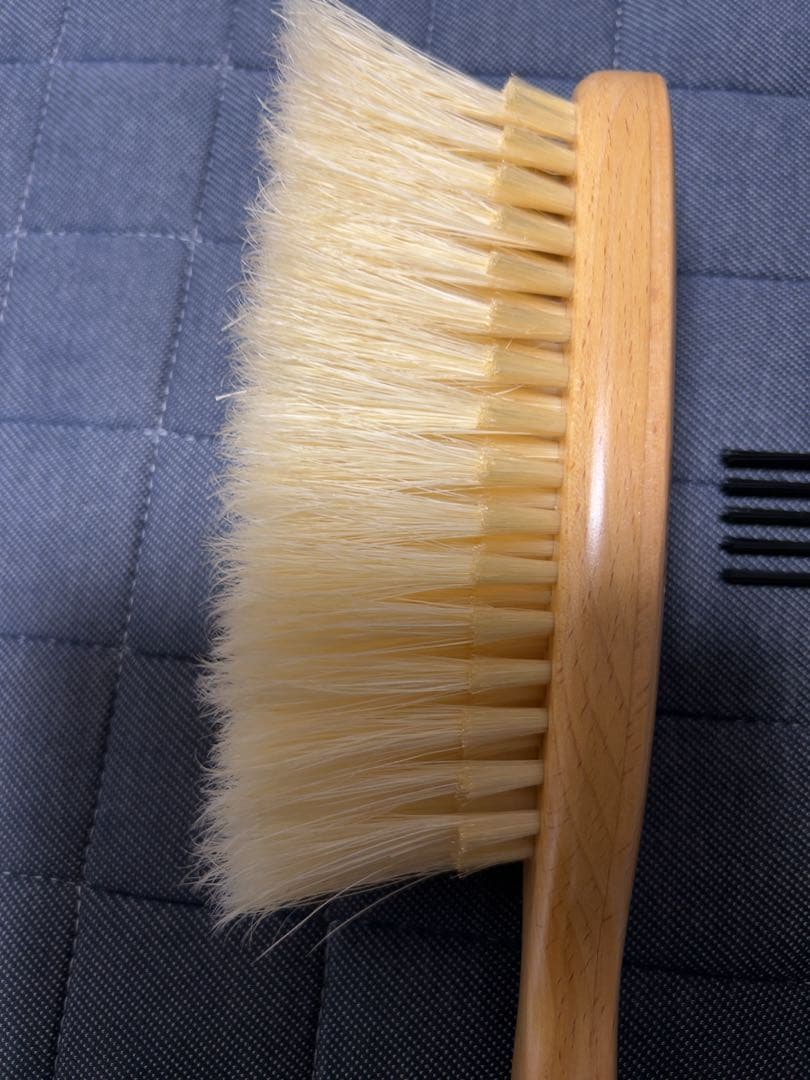 カシミアブラシ　高級洋服のお手入れに最適
