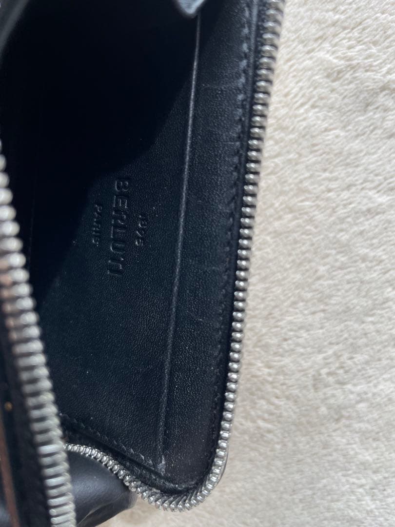 ベルルッティ　カードケース　エピュール　カリグラフィ　ブラウン