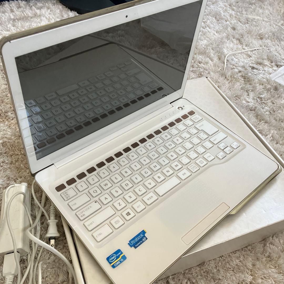 FUJITSU ノートパソコン lifebook ch55/j fmvc55jw
