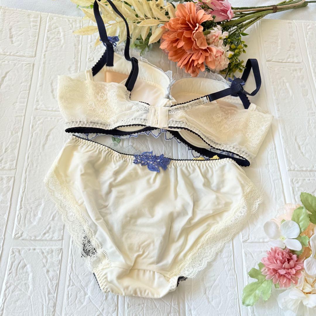 【新品】wacoal サルート 06 ブラ　ショーツセット　C75M OV