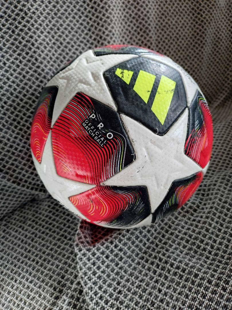 Adidas Champions League サッカーボール　5号