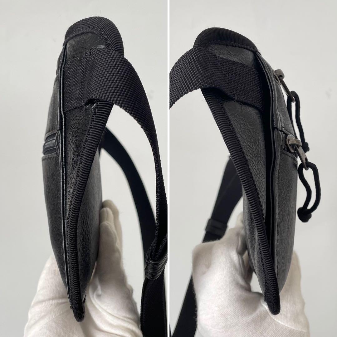 【未使用級】バレンシアガ エクスプローラー ベルトバッグ レザー ロゴ 黒