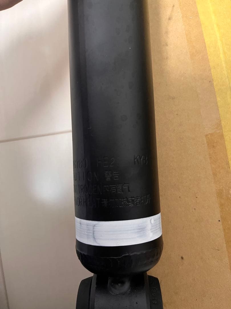 ハイエース200系8型新車外しショックアブソーバー2025年8月納車外し