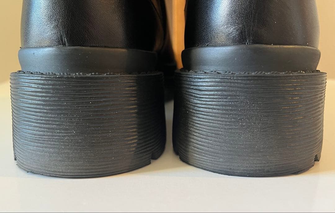 LANVIN en Bleu ブラック レザーサイドゴアブーツ