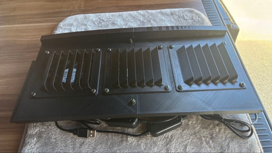 ハイエース 換気扇 ４型 〜 USBファン 3連 ルーバー ABS製 車中泊