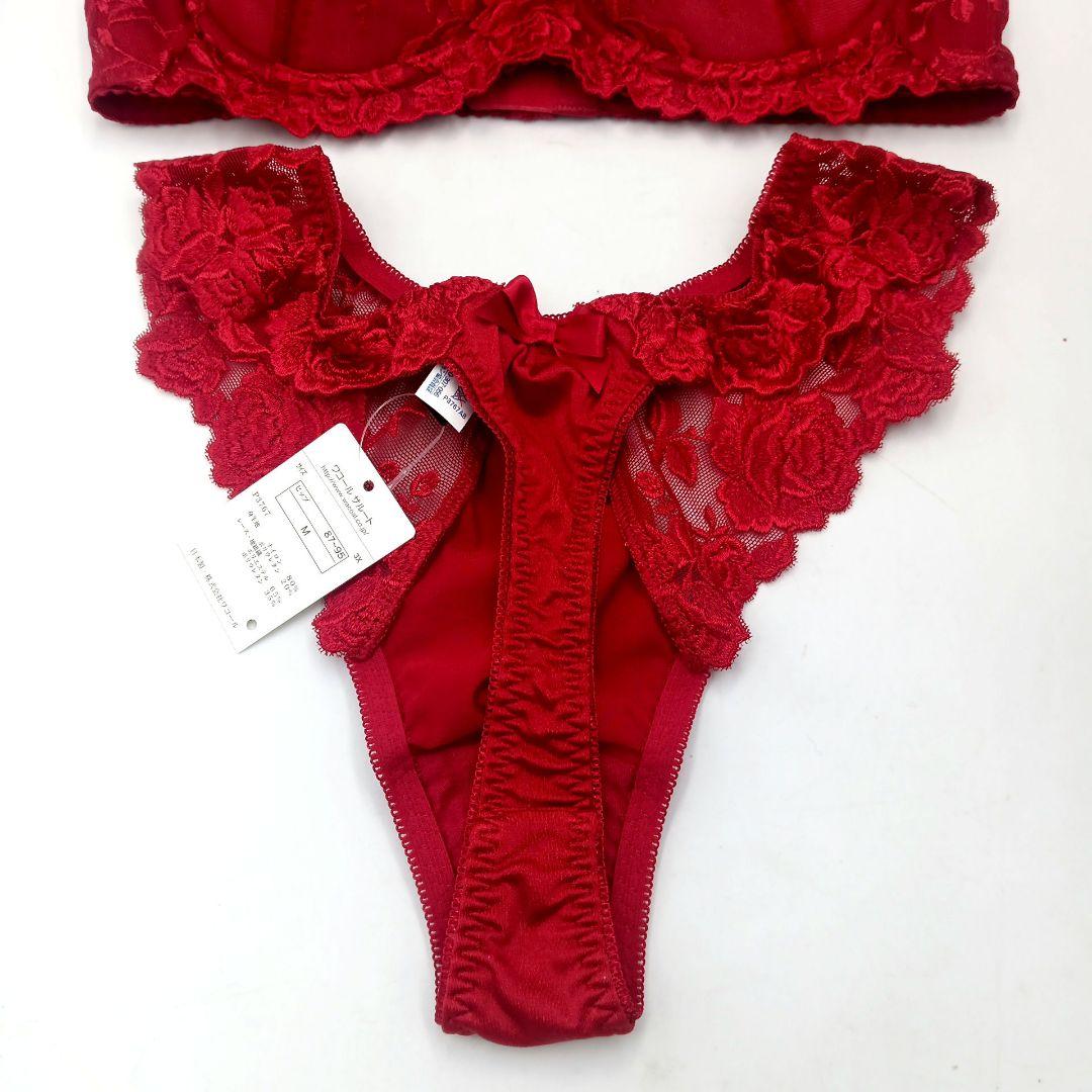 サルート 81G ブラD70 &ソング&ガーター Mサイズ RE レッド