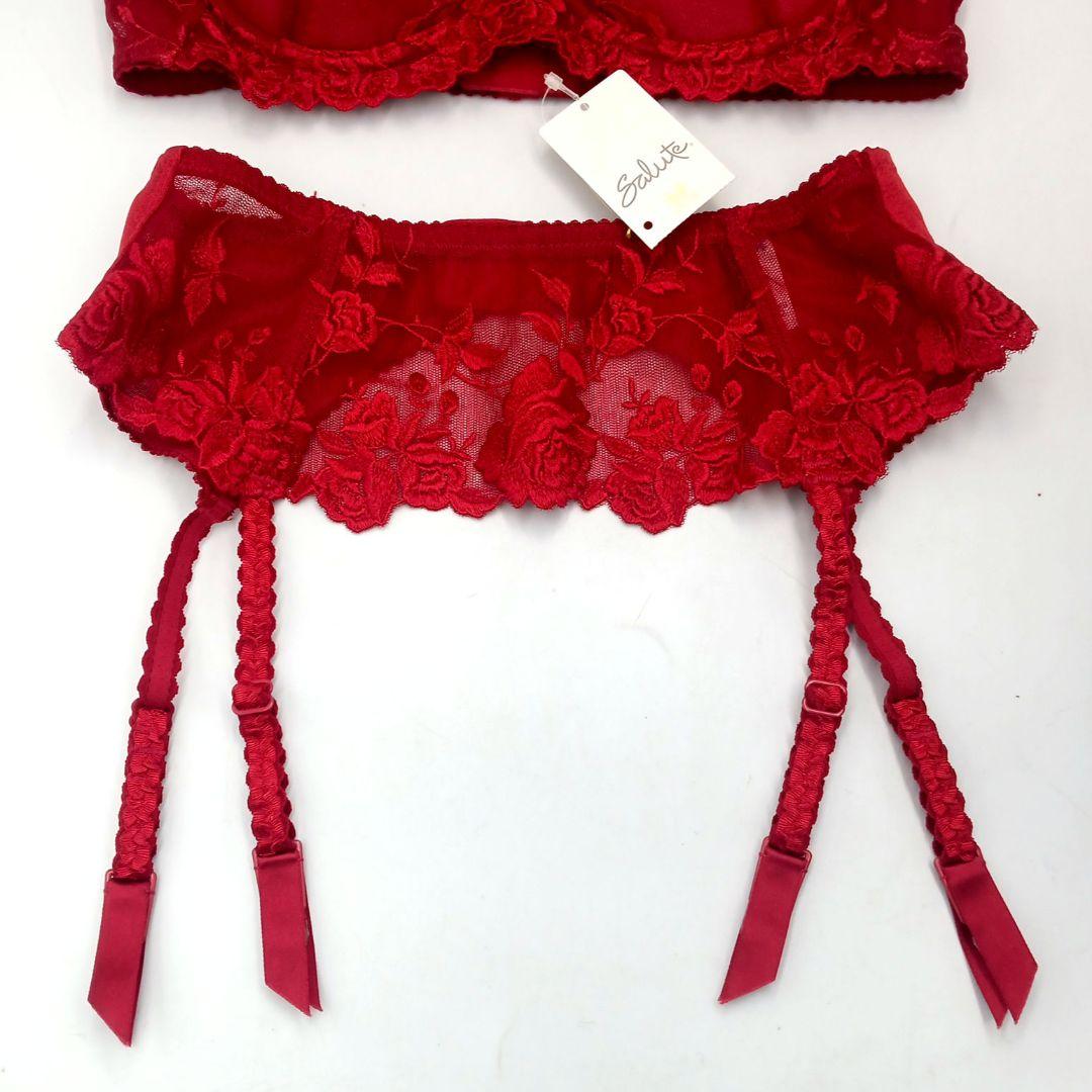 サルート 81G ブラD70 &ソング&ガーター Mサイズ RE レッド