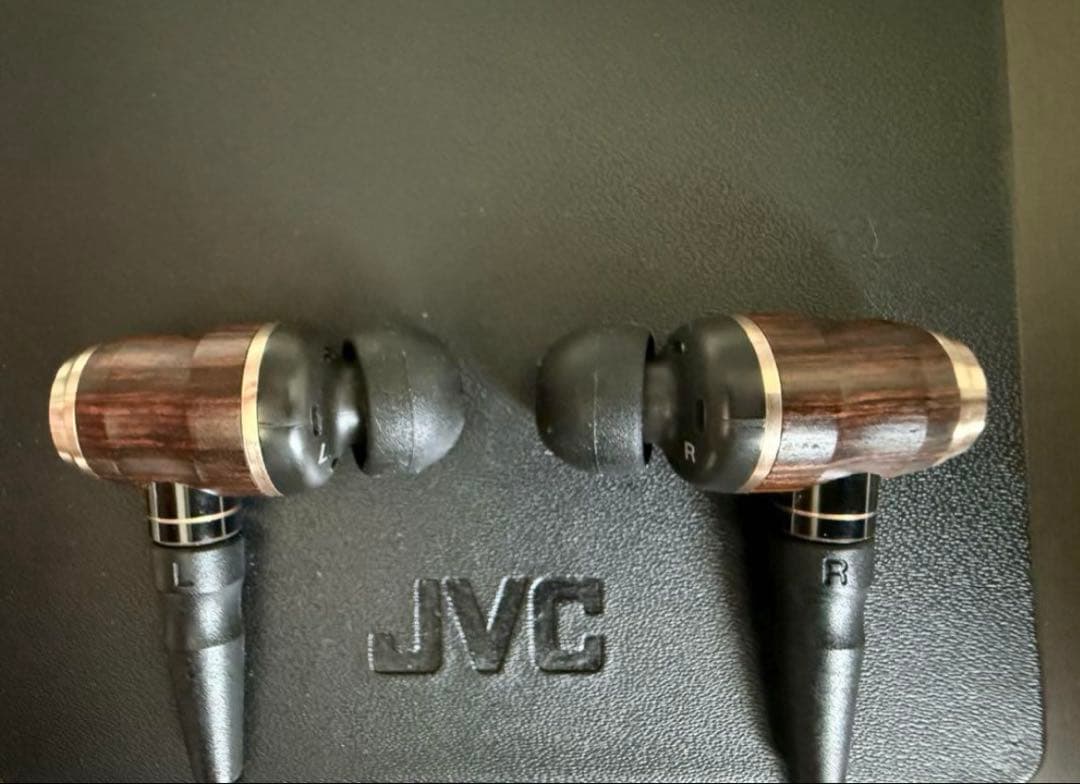 【ハイレゾ対応】JVC HA-FX850ウッドドーム型カナル有線イヤホン箱付き