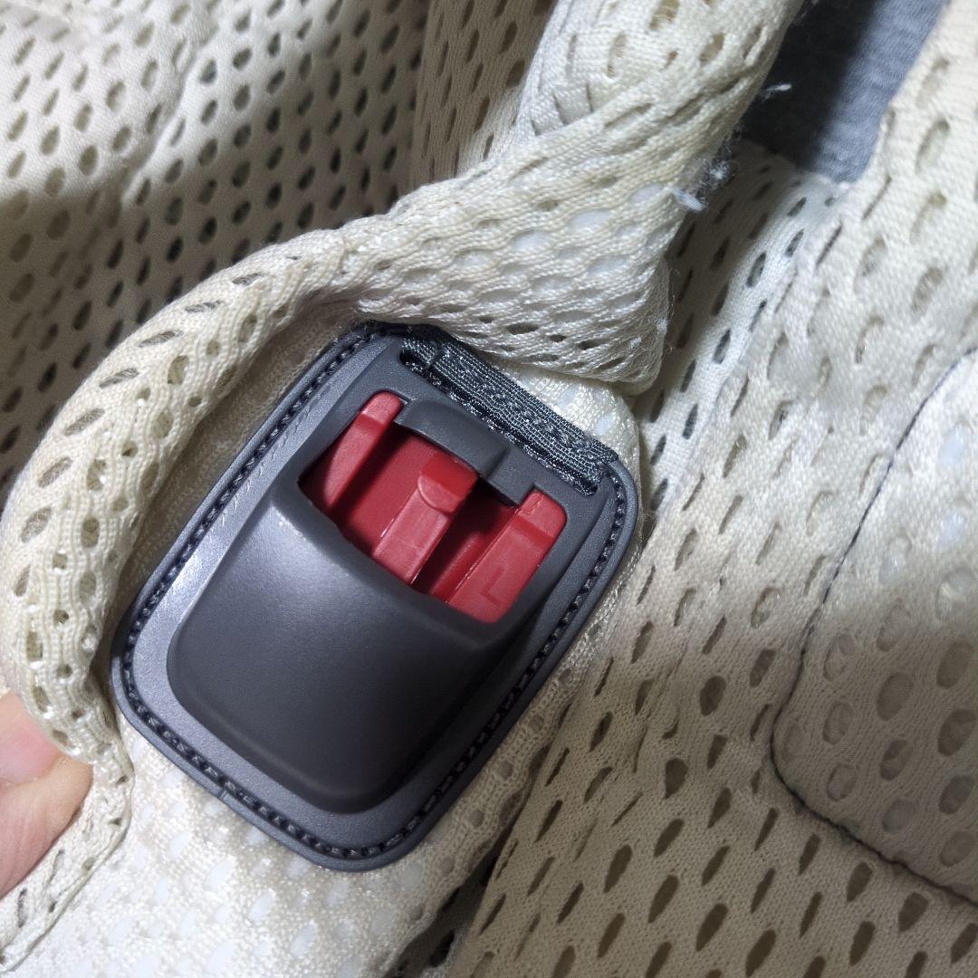 BABYBJÖRN 抱っこ紐　ハーモニー　クリーム色