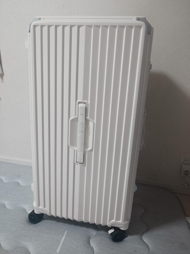 新品未使用　特大スーツケース、キャリーケース