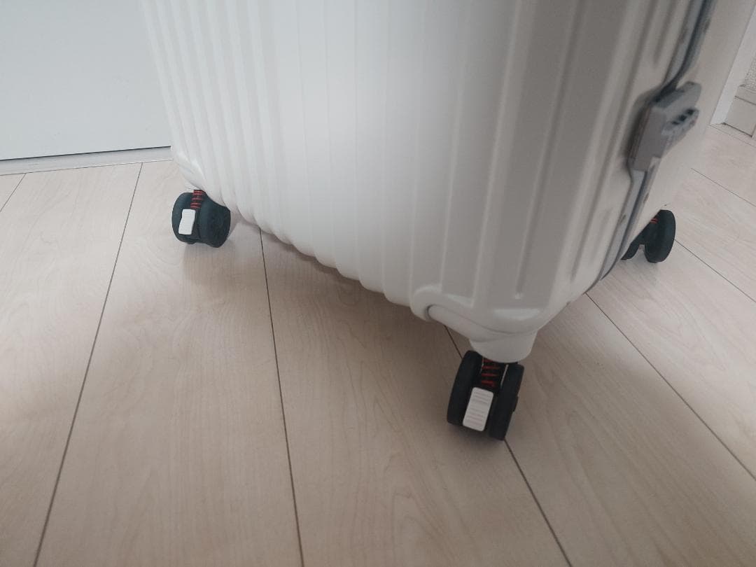 新品未使用　特大スーツケース、キャリーケース