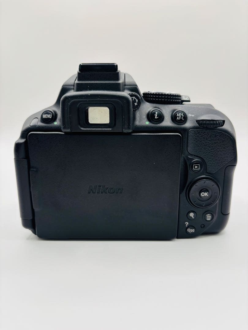 Nikon D5300 ボディ デジタル一眼レフカメラ SC:9900