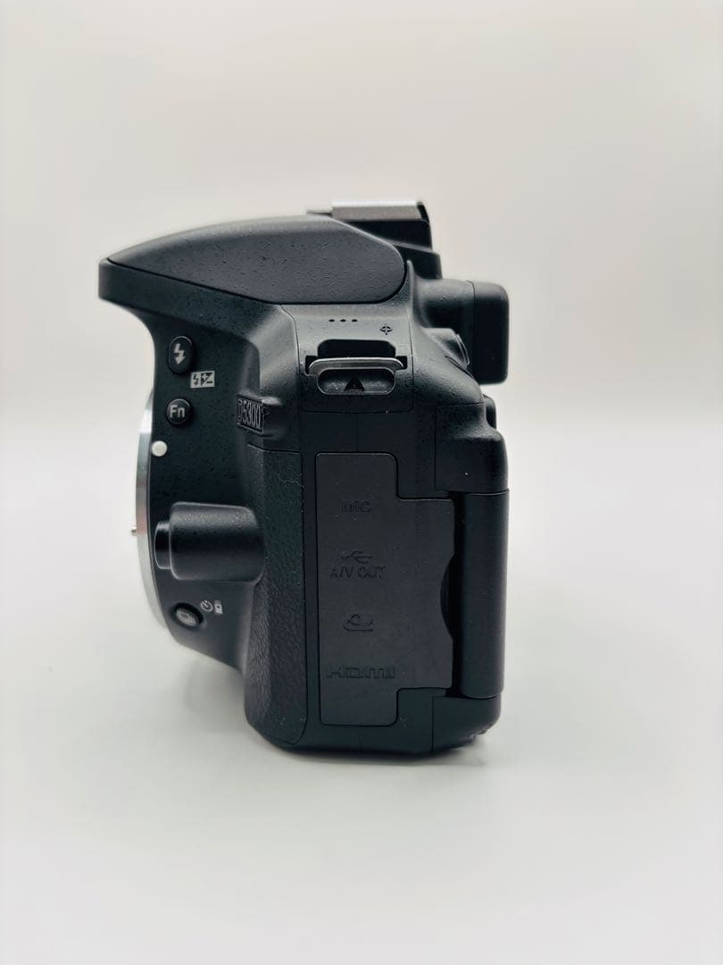Nikon D5300 ボディ デジタル一眼レフカメラ SC:9900