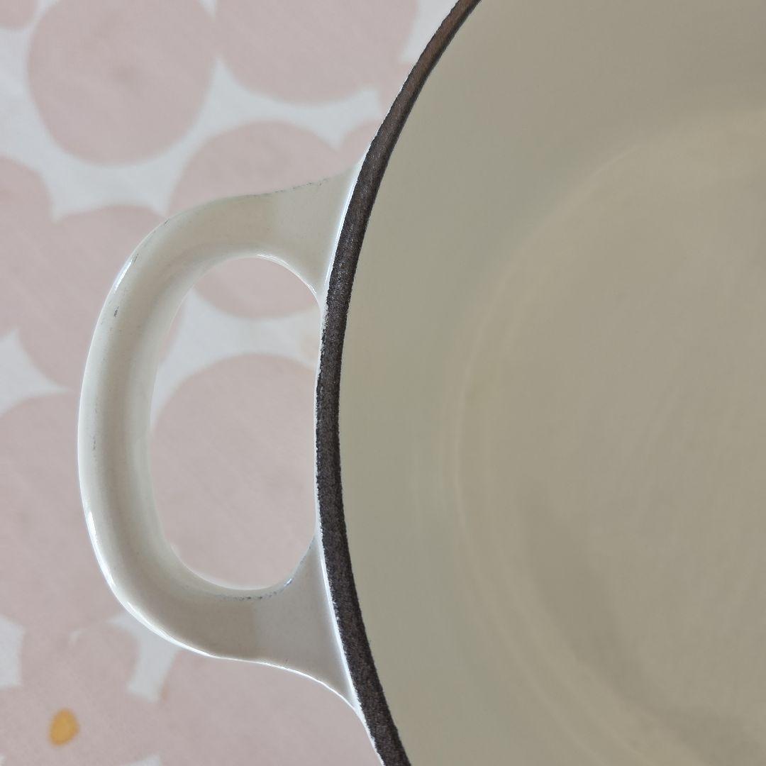 ル・クルーゼ　ココットロンド　22センチ　白