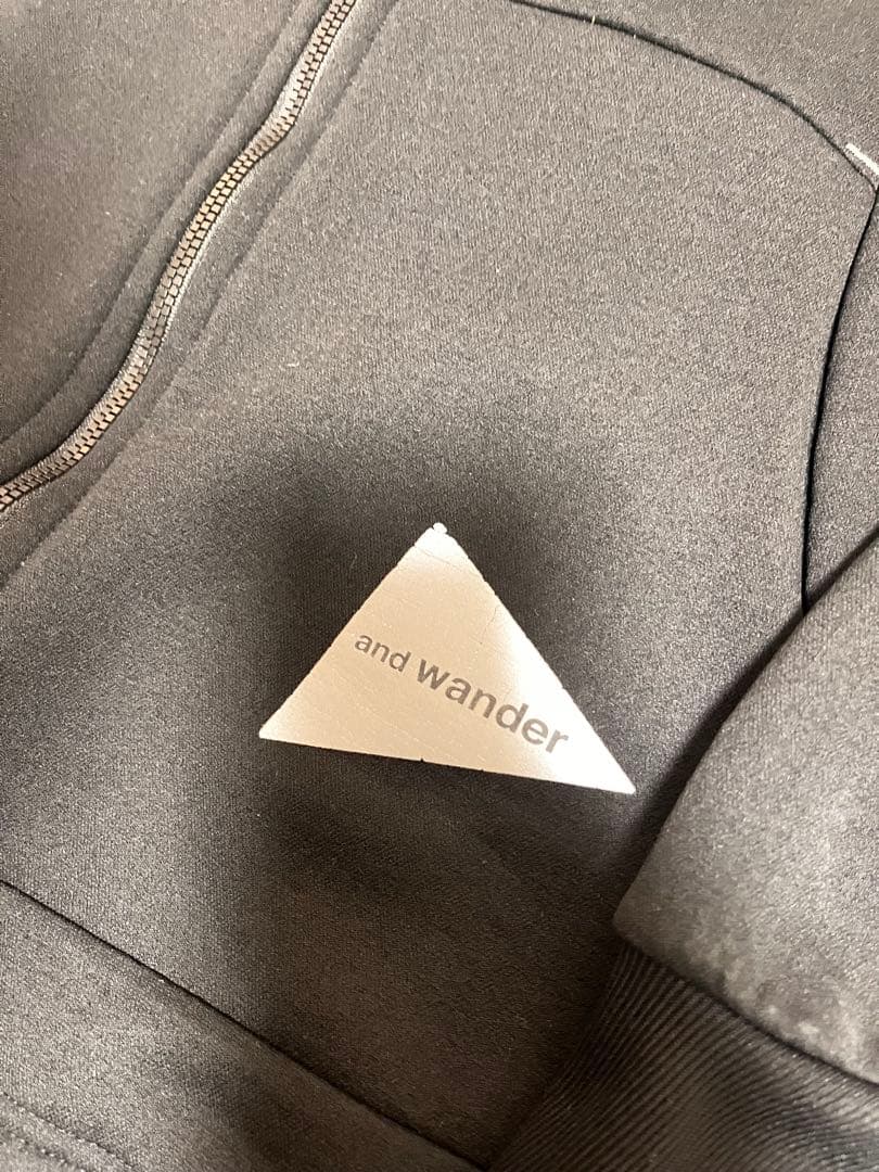 美品and wander POLARTEC power air jacket