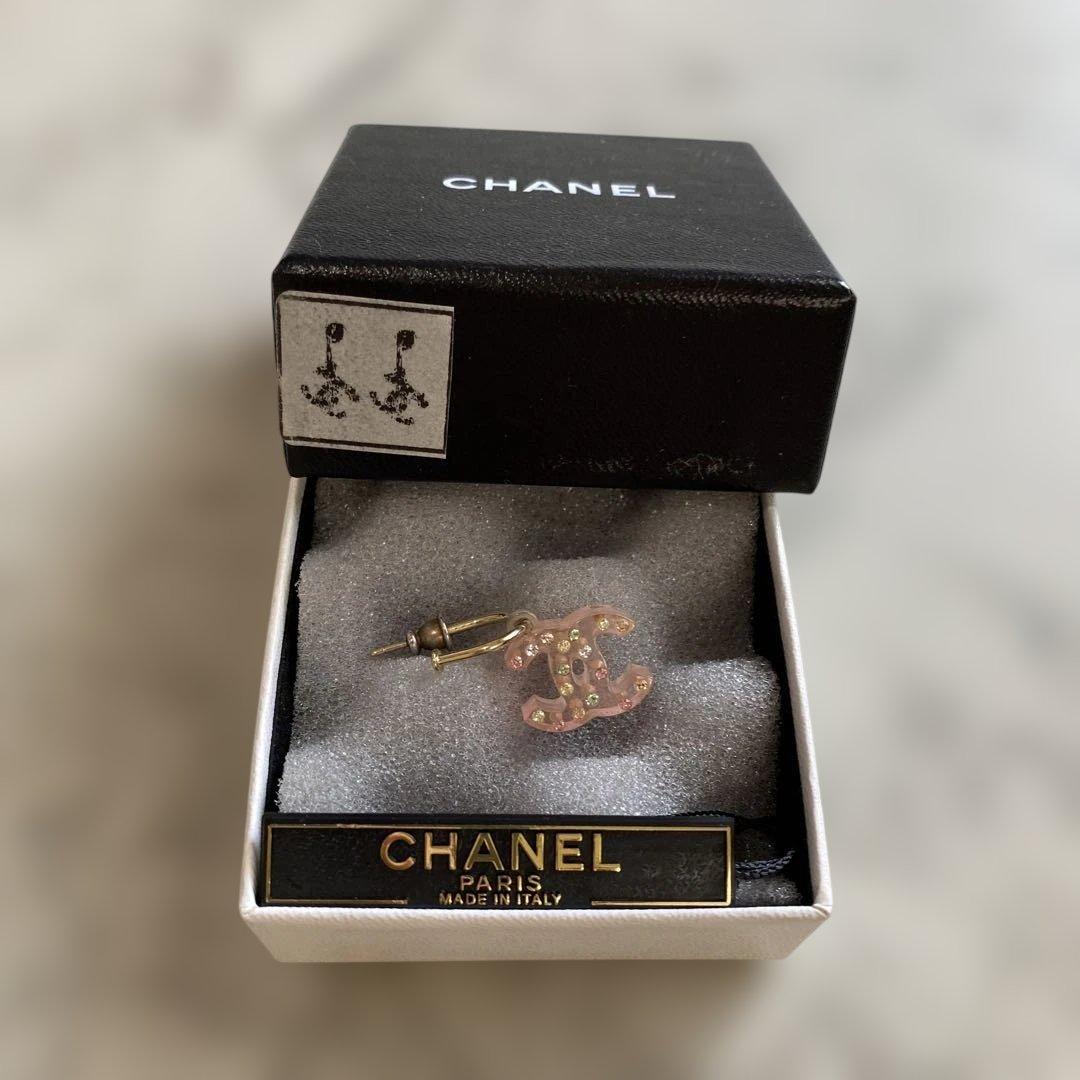 D*k様 CHANEL ピンククリア　ロゴ型ピアス　片耳